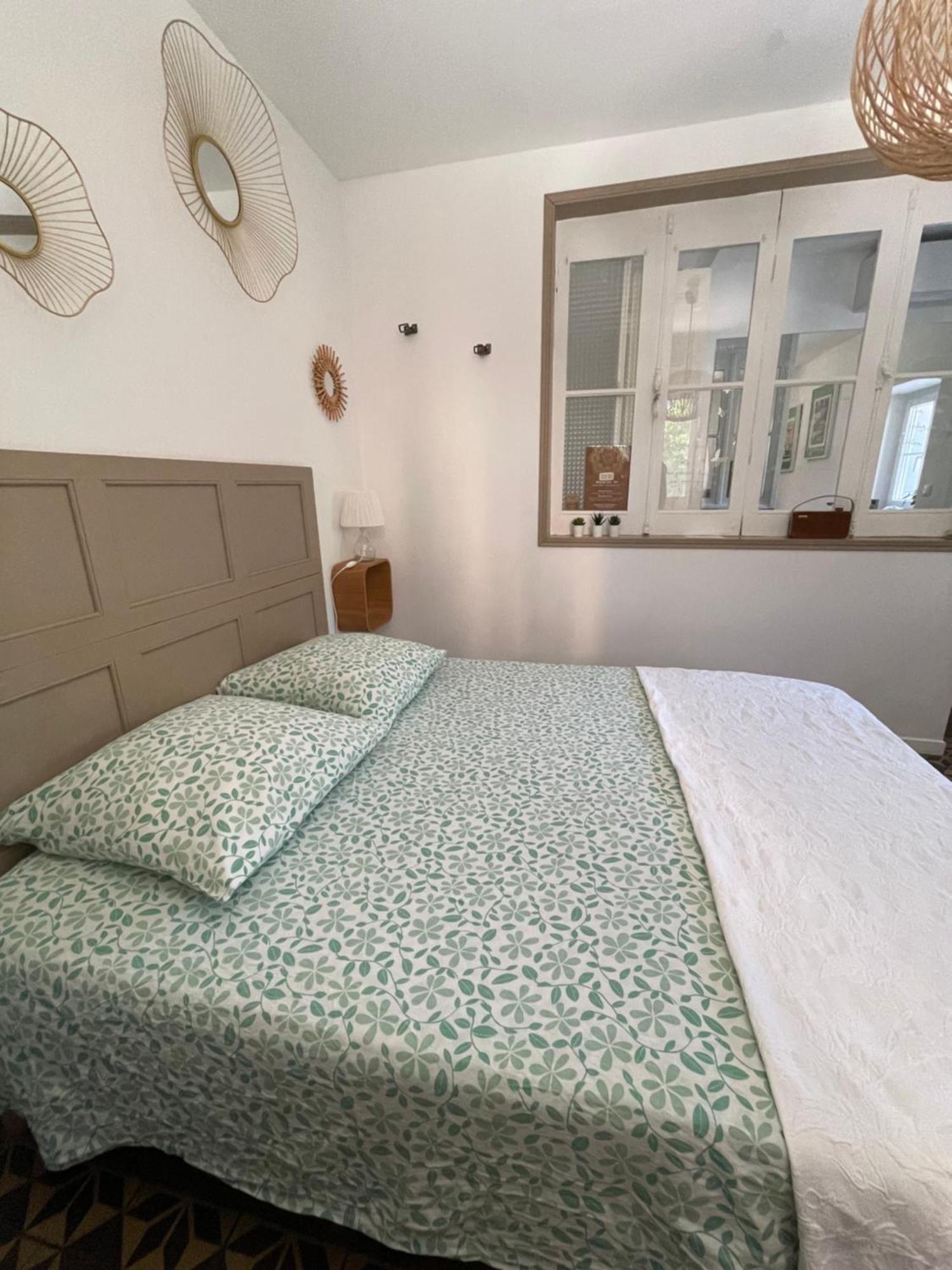 Bed and Breakfast Le Bourguet à Solliès-Pont Extérieur photo