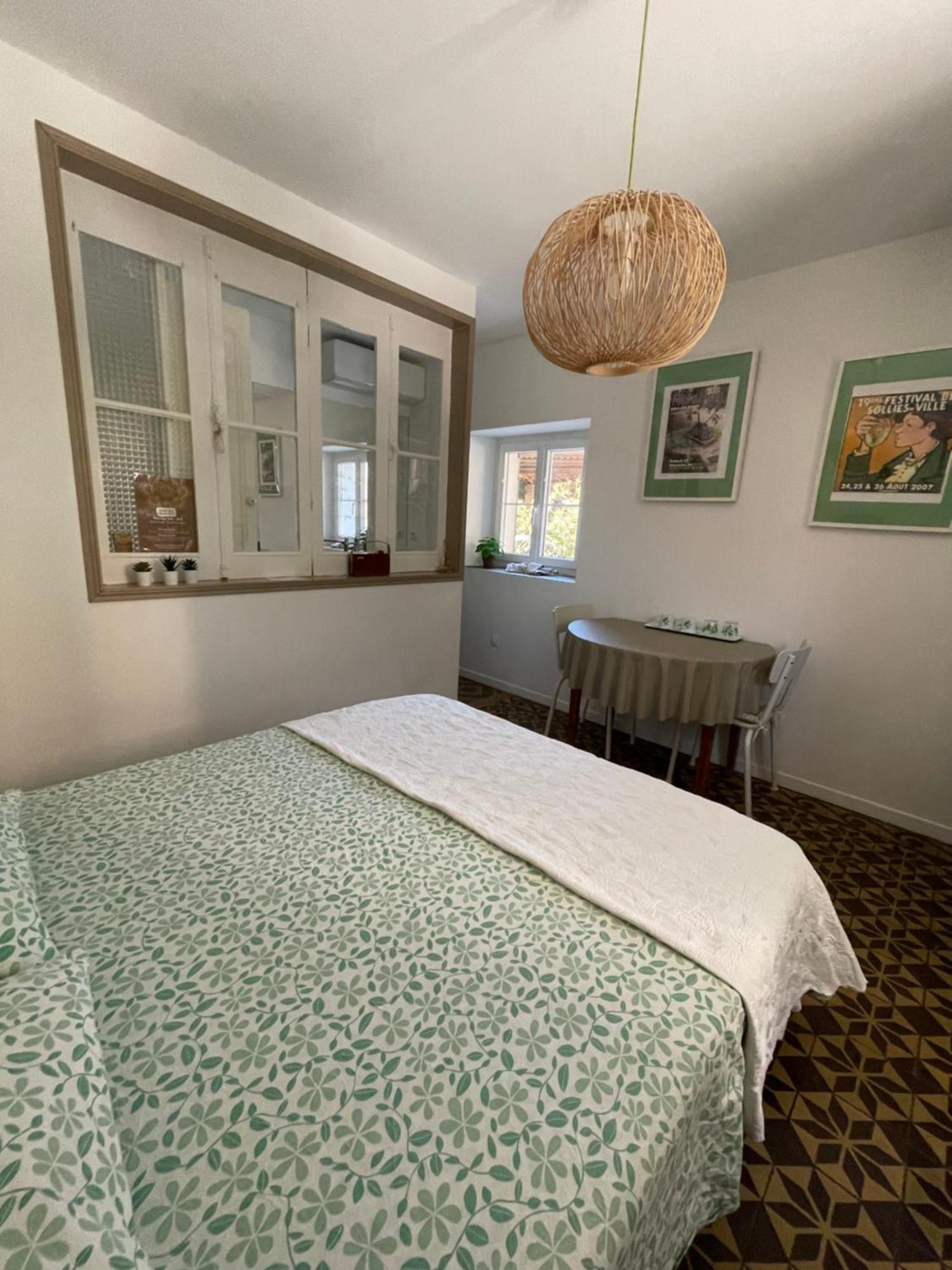 Bed and Breakfast Le Bourguet à Solliès-Pont Extérieur photo